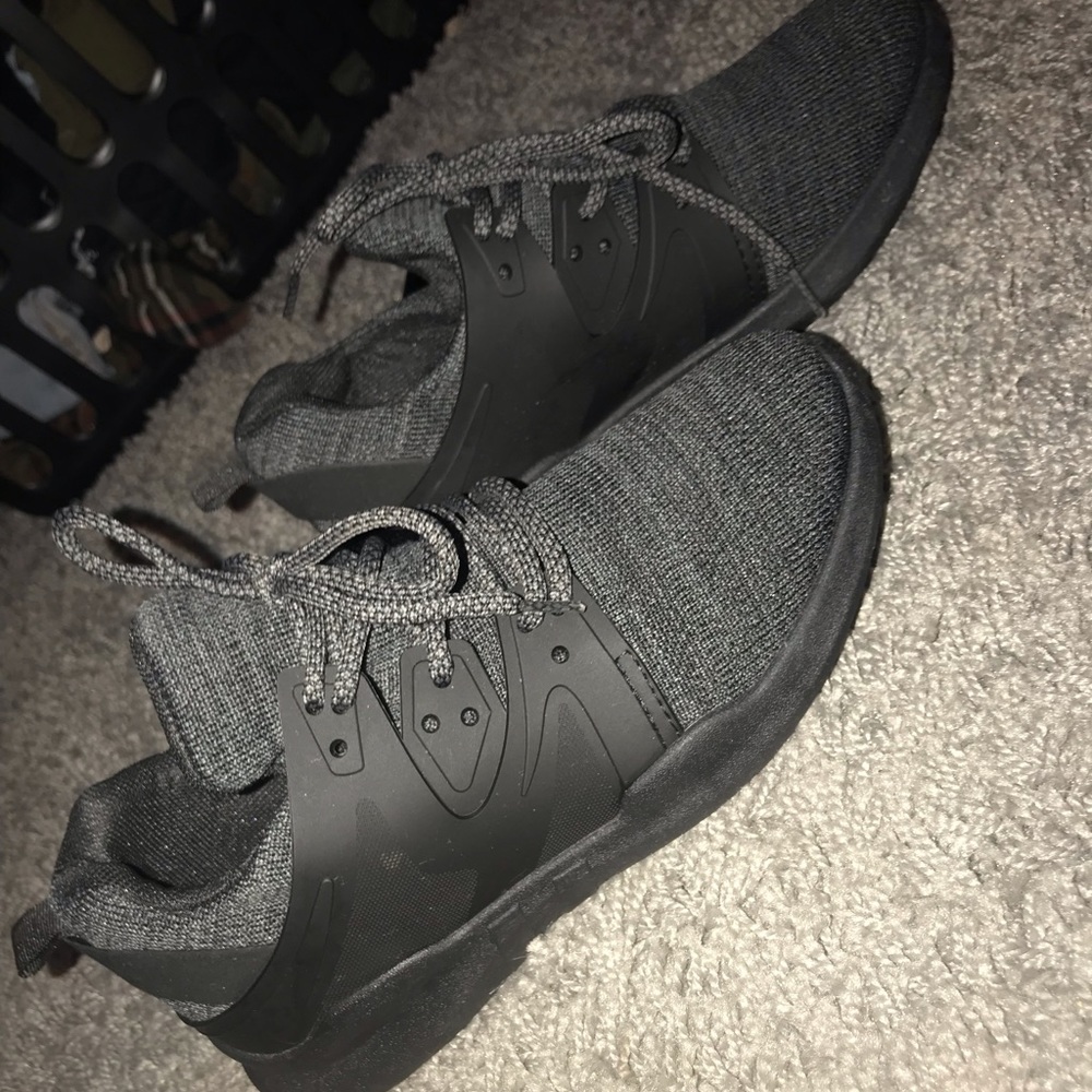 Womens black teeny shoes